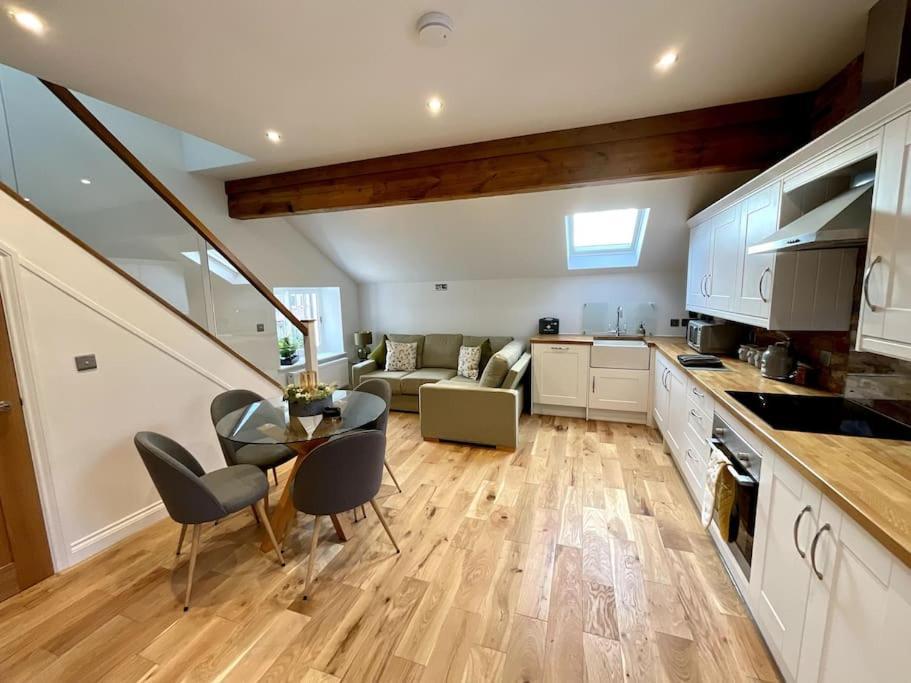 Apt D In Old Grade 2 Converted Farmhouse Market Weighton Eksteriør bilde