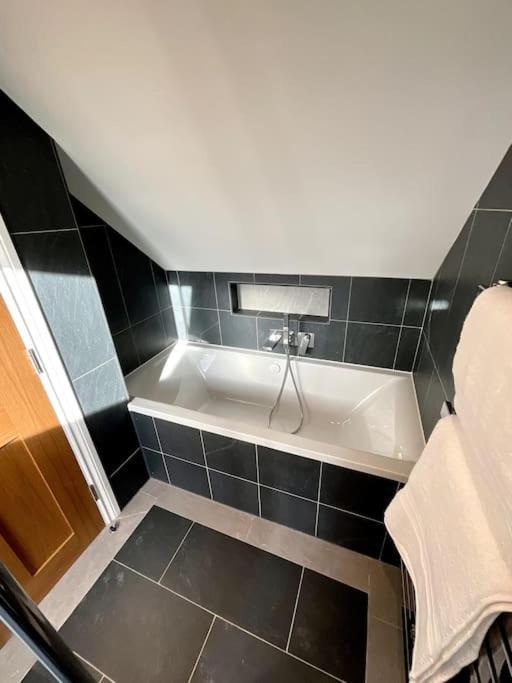 Apt D In Old Grade 2 Converted Farmhouse Market Weighton Eksteriør bilde